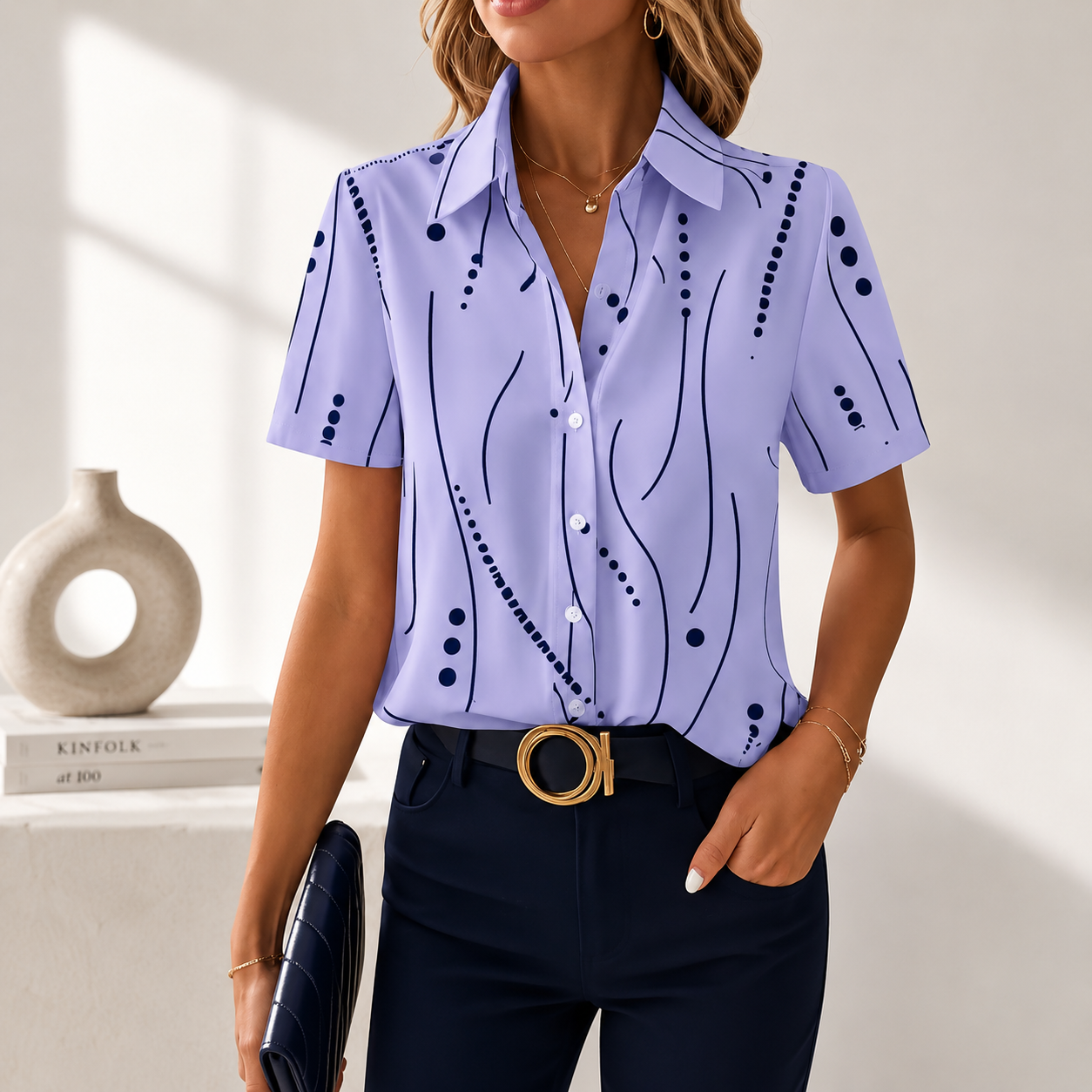 Blusa de mujer con estampado abstracto y cuello camisero