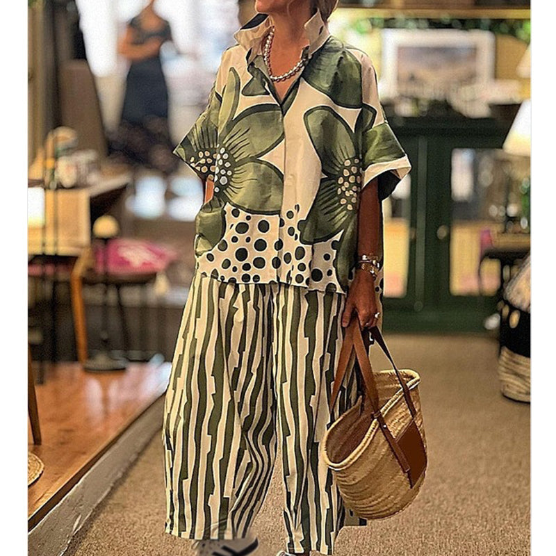 Conjunto tejido ligero con blusa botánica y pantalón ancho