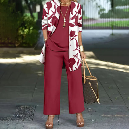 Conjunto de tres piezas mujer con chaqueta floral y pantalón recto