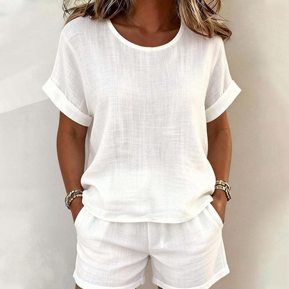 Conjunto mujer ligero con camiseta y short para verano