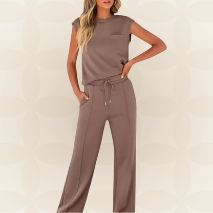 Conjunto de mujer con top sin mangas y pantalón de pernera ancha