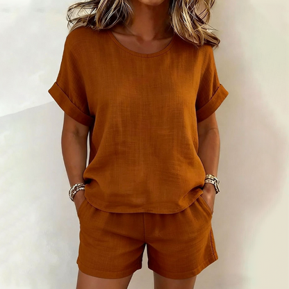 Conjunto mujer ligero con camiseta y short para verano