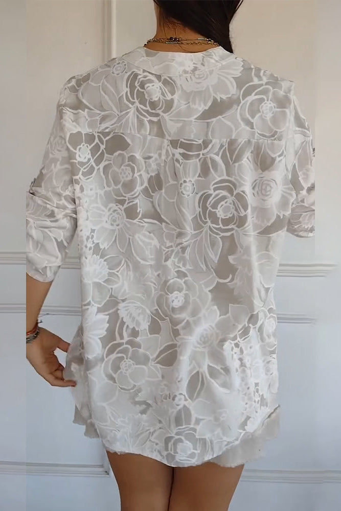 Blusa mujer floral con bolsillo de lentejuelas y botones