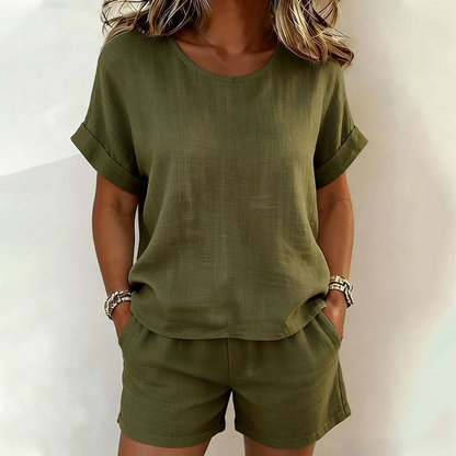 Conjunto mujer ligero con camiseta y short para verano