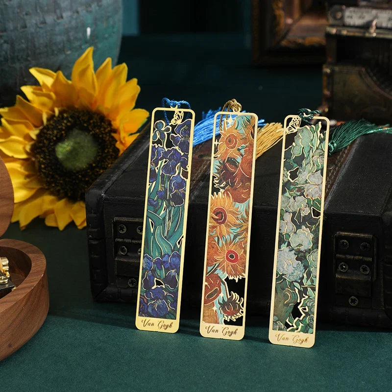 Marcapáginas metálico floral vintage con borla para libros