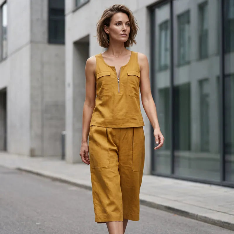 Conjunto de mujer sin mangas con pantalón cropped