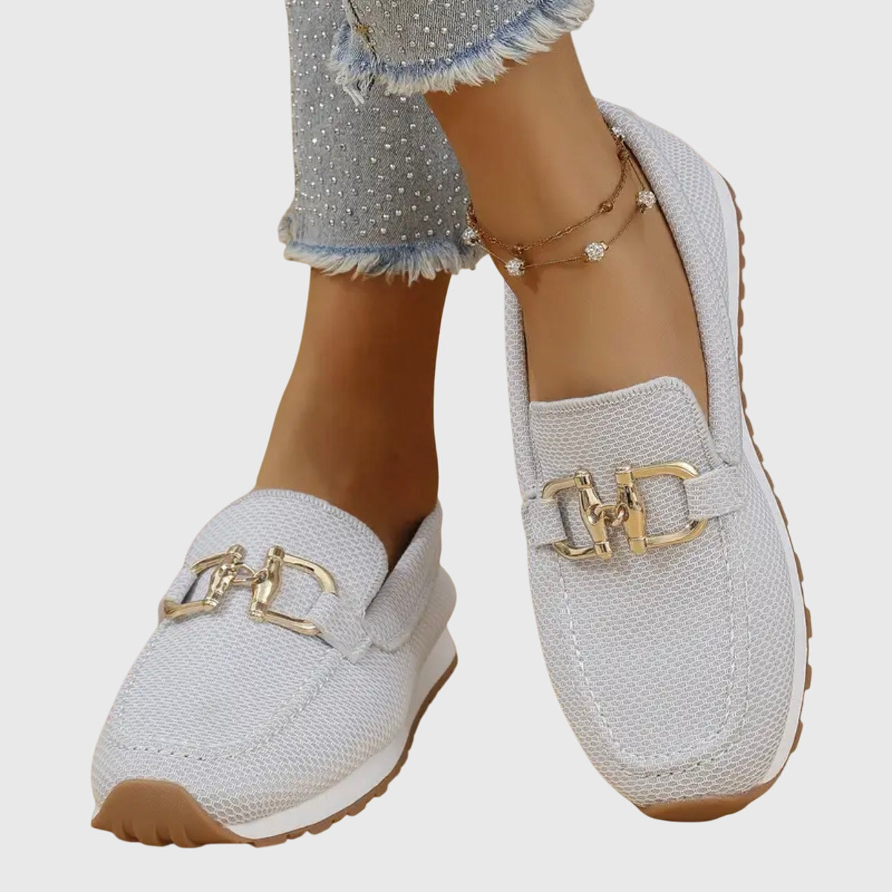 Zapatilla mocasín de malla sin cordones con adorno de estribo y suela dentada