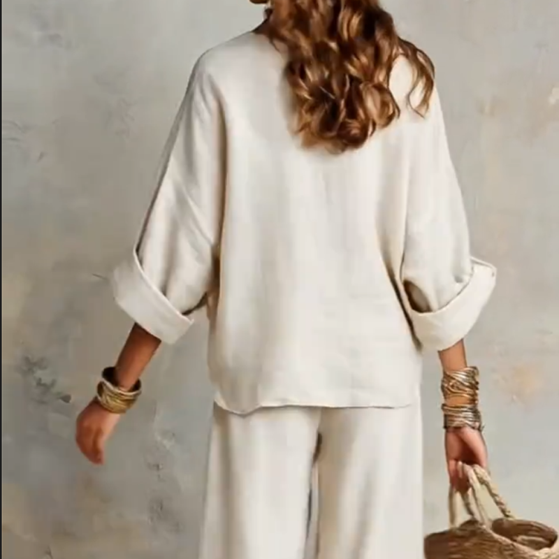 Conjunto mujer de dos piezas con blusa cuello en V y pantalón ancho