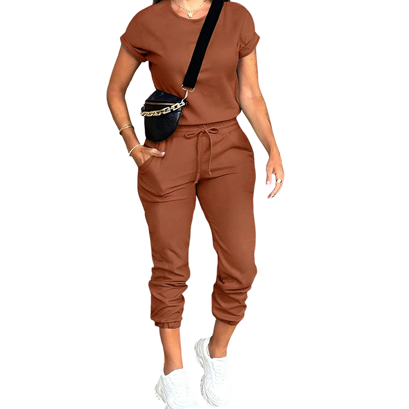Conjunto de mujer de dos piezas con camiseta y pantalón jogger