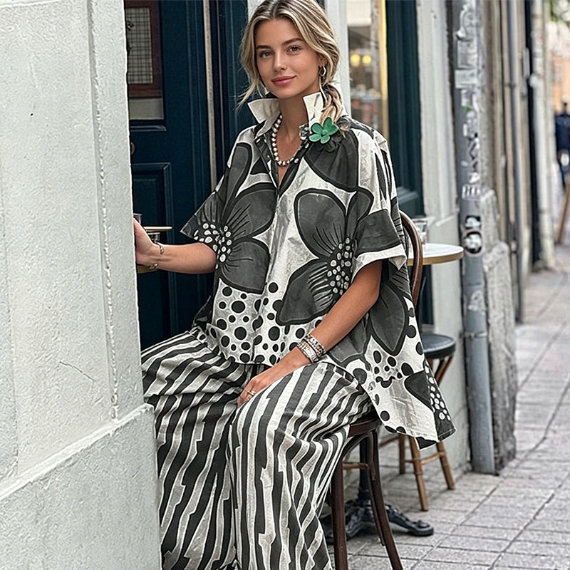Conjunto tejido ligero con blusa botánica y pantalón ancho