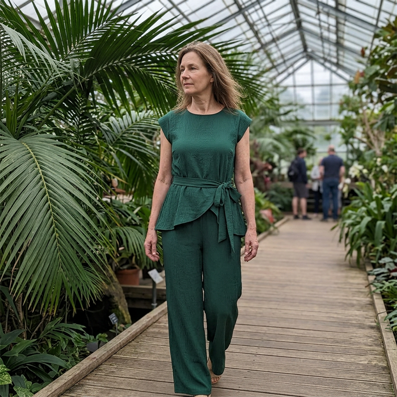 Conjunto de mujer con top anudado y pantalón ancho