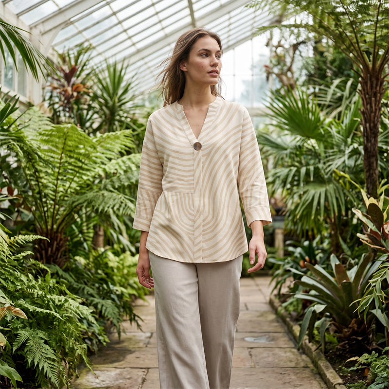 Conjunto mujer con blusa a rayas y pantalón ancho casual chic