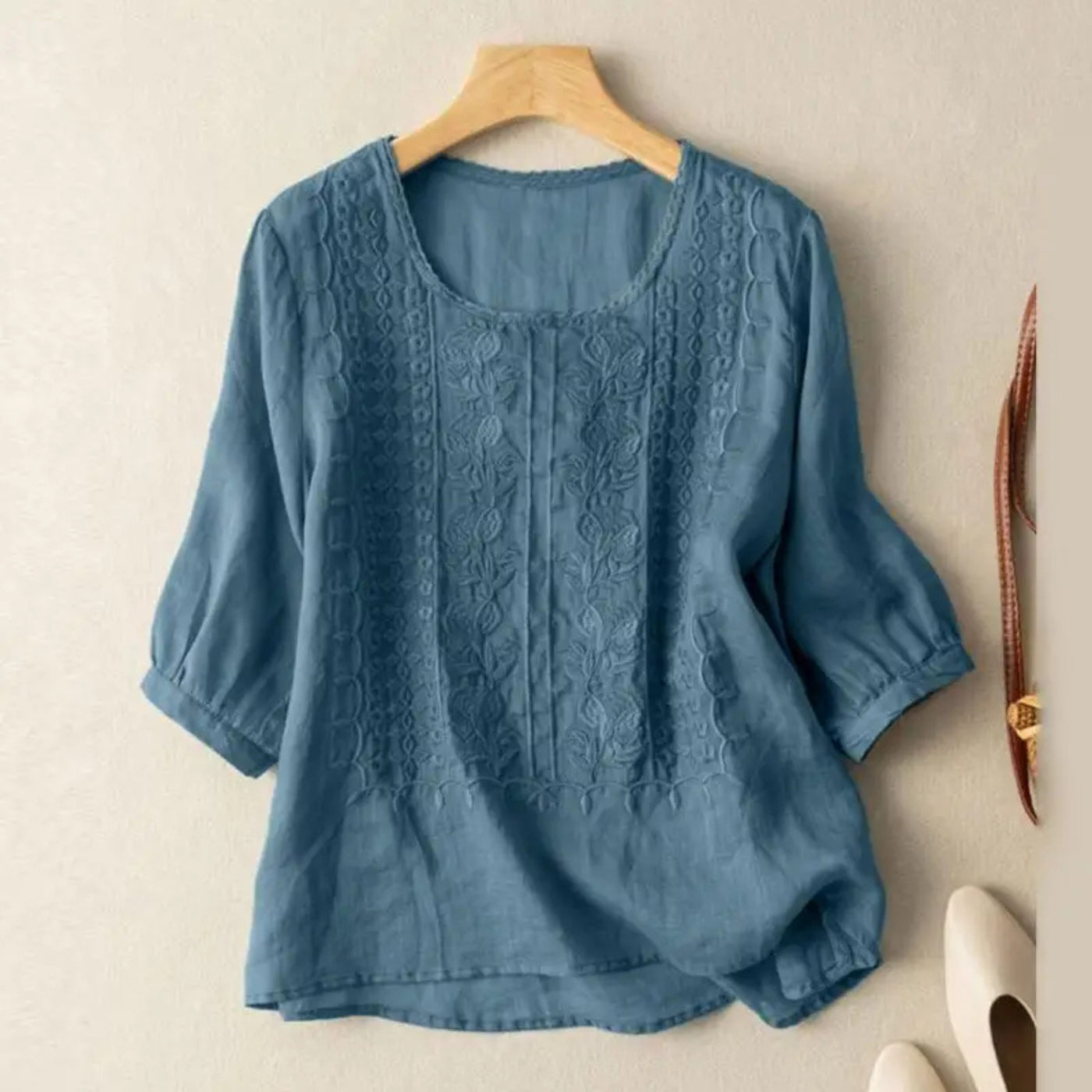 Waltraud | Blusa bordada de manga tres cuartos