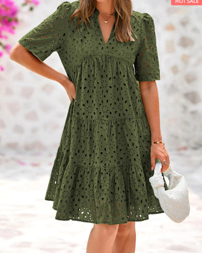 Vestido midi informal de tejido calado con escote en V abierto y falda por niveles para mujer