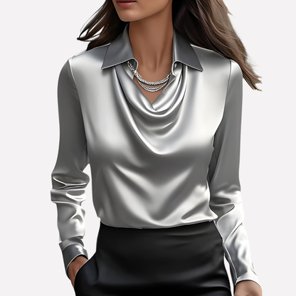 Blusa de mujer de tejido efecto satén con escote drapeado y puños