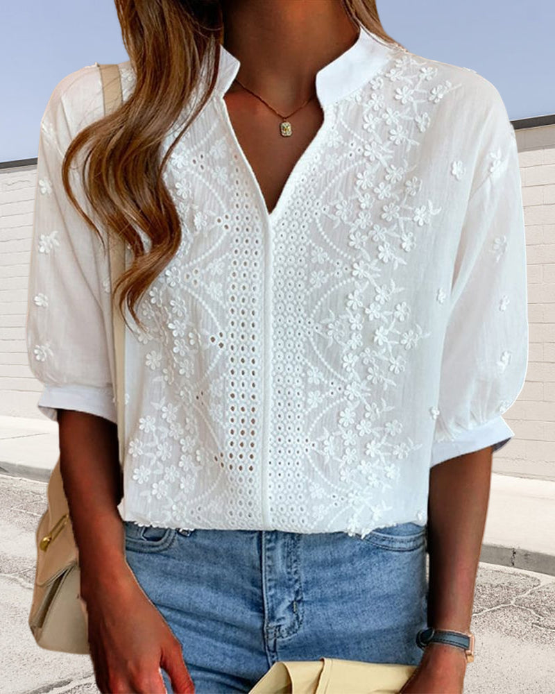 Blusa de tejido plano con panel bordado y escote en V abierto para mujer
